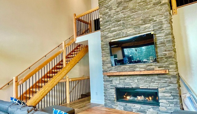 Timberwolf B Cabin at Sasquatch Mountain *HOT TUB* GAMES ROOM*