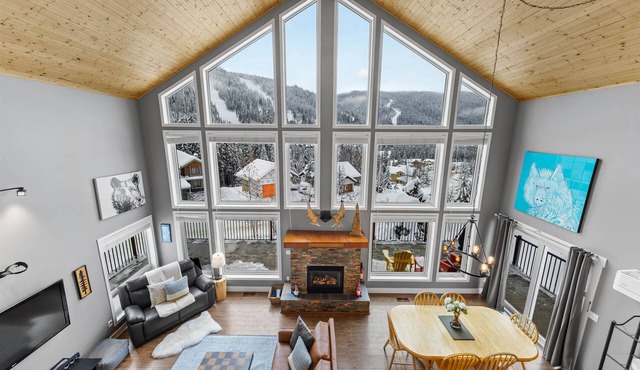 Timberwolf Lodge - Private, Luxurious, Ski-in/Out Chalet