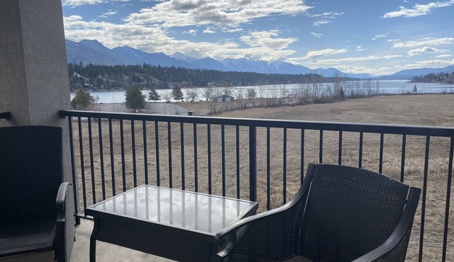 Top floor condo on Lake Windermere with spectacular lake and Mountain View’s