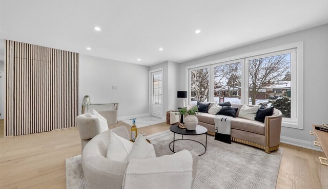Toronto Newly Renovated 3BR Home | Free Parking