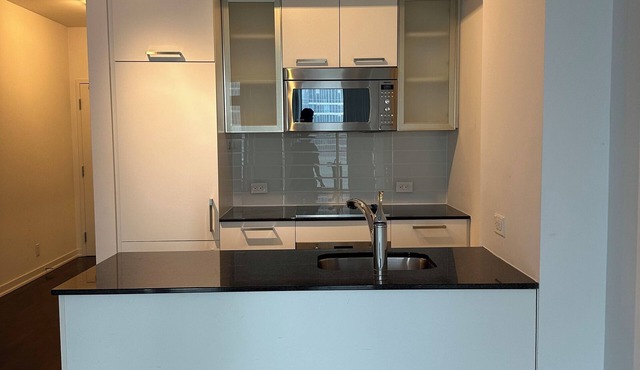 Toronto’s most centrally located downtown! Walking distance to CN Tower