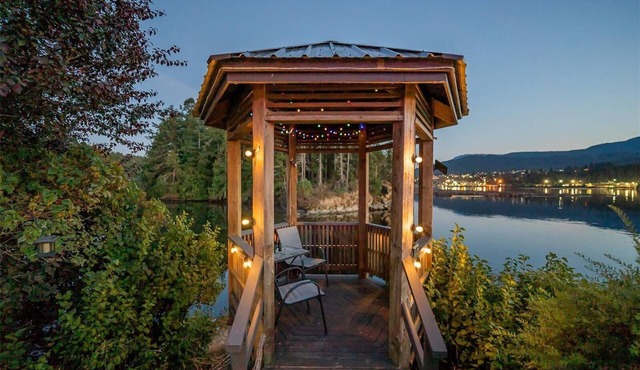 Trails End Beach house-Upper suite