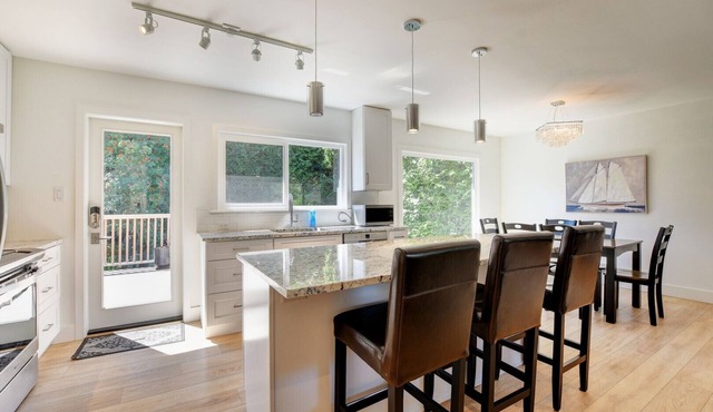 Tranquil 1-bedroom house in the heart of Victoria