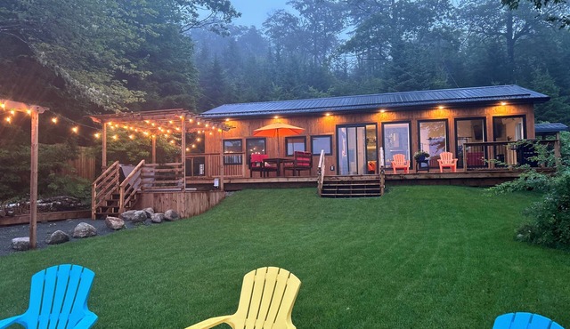 Tranquil Lakeside Home w/hot tub & sauna - 20 mins from city of Halifax!