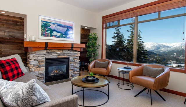 Tranquil Whistler Escape Epic Views Ski-In/Ski-Out Hot Tub Fireplaces