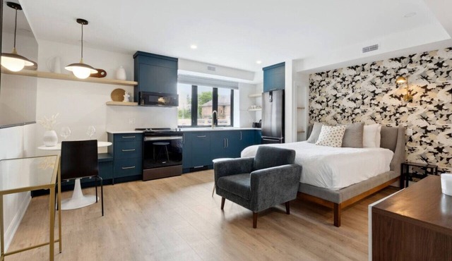 Trendy Studio Apartment in Downtown Collingwood - 146 Hurontario Unit 3