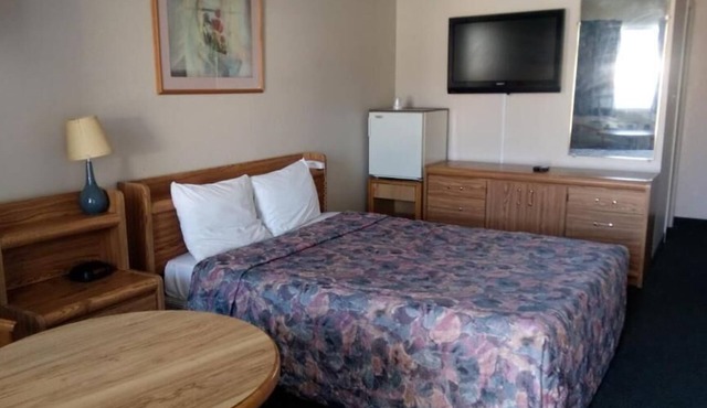 Tropicana Inn
