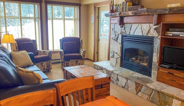 True Ski In/Out. Common Hot Tub and Pool
