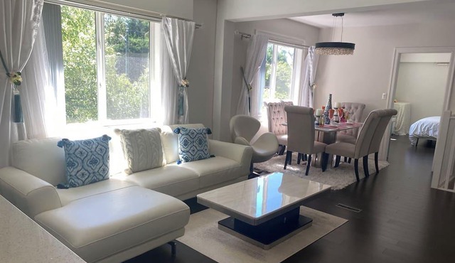 UBC, Guaranty Convenient Location! Top Floor Suite, Beautiful Surrounded