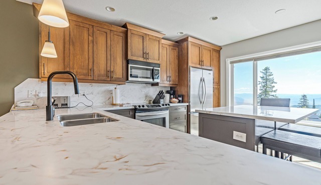 Ultimate Slopeside Retreat – Sleeps 24 Across Two Spacious Townhomes