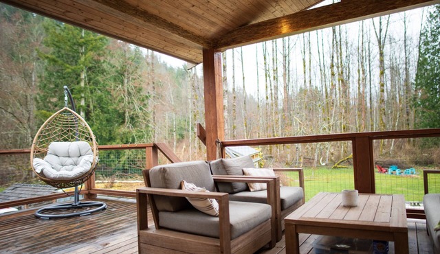 Unique, Private Upper Suite Near Lakes, River, Hiking, Fishing, Bike Trails