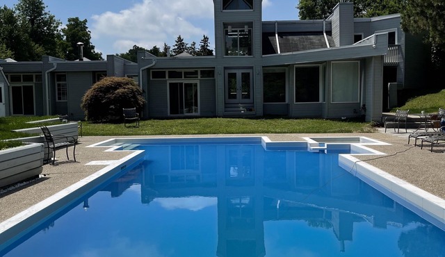 Unique property perfect getaway in beautiful Campbellville