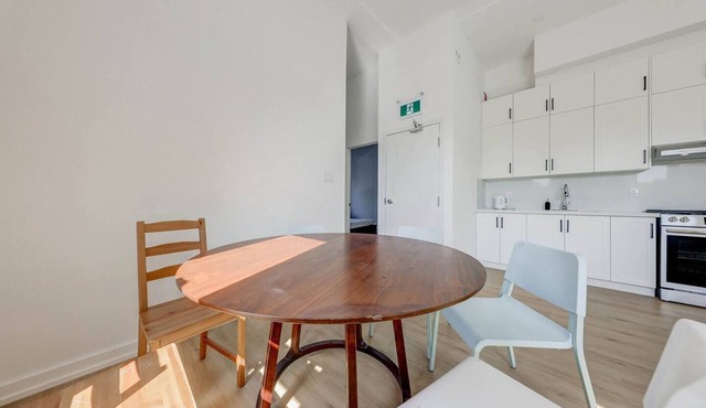 UofT St. George Campus Penthouse – Quiet & Cozy