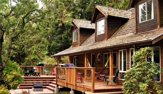 Up The Creek Backpacker's Lodge