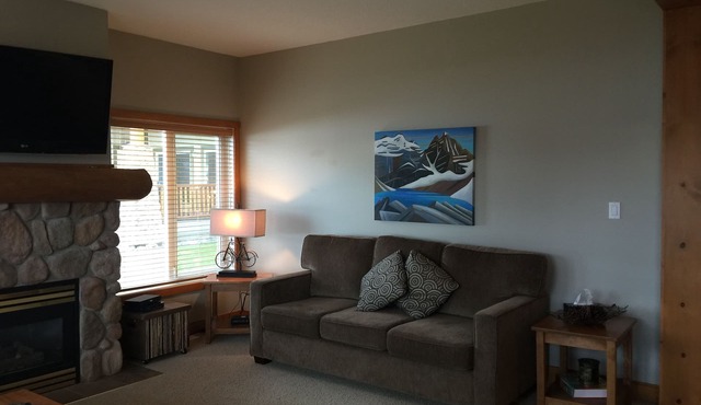 Updated Kimberley Northstar Ski In/Out 2 Bdrm, 2 Bath Condo At top Of T BAR
