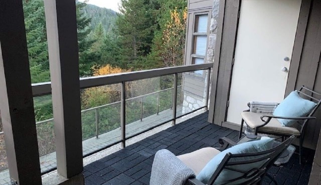 Updated Modern 2 Bedroom Condo on Blueberry Hill Community with a View