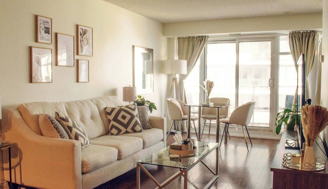 Upscale Toronto Condo | Monthly Stay