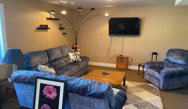 Uptown Mountainview Suite