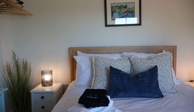 Valley Pearl Suite | 2 BDRM sleeps 6, full kitchen