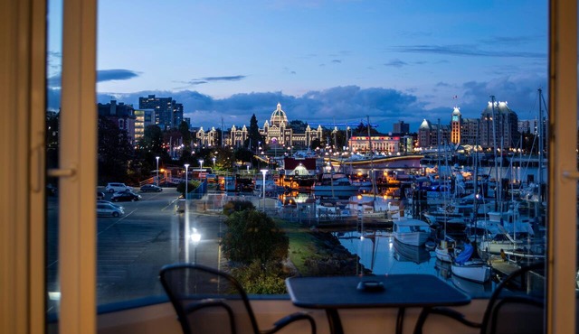 Victoria Regent Waterfront Hotel & Suites