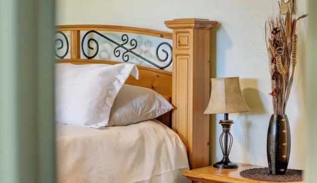 Victoria's West Coast Living, 3 bdr, 2000 sqft