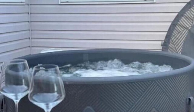 Vineyard~Home~Hottub~Sunroom~
