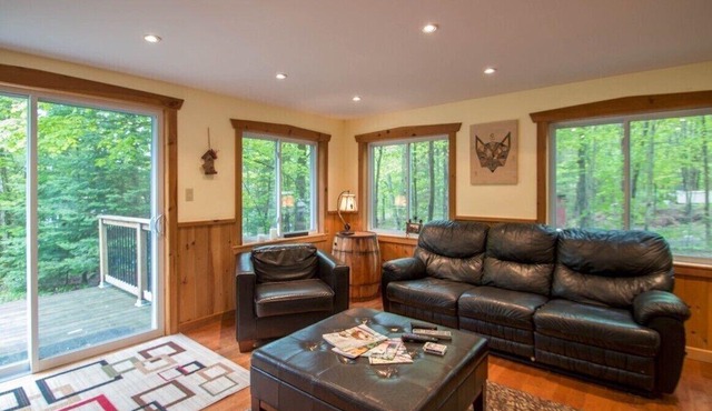 Vista Lake - Affordable Pet-Friendly Cottage w/Sand Beach, Swim Platform, Wi-Fi