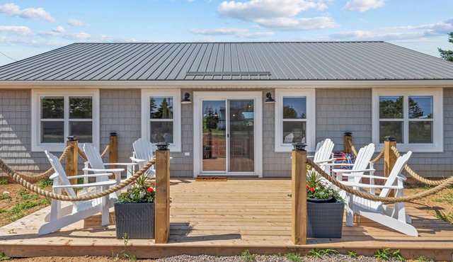 Walk To Stunning Beach- Cottage With Hot Tub- Little Sandy Cottage Darnley PEI