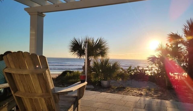 Want Beachfront? Book While You Can. Oceanfront-Family Friendly-Beach House in Ormond Beach