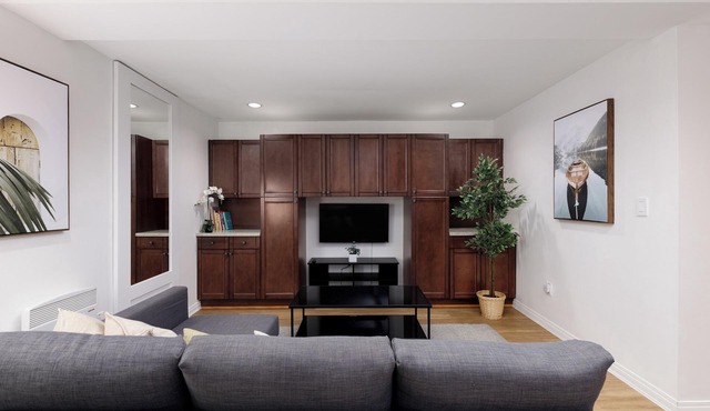 Warm & inviting 1BR getaway