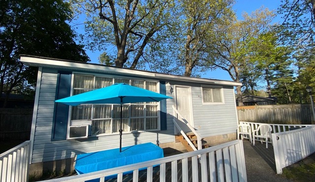 Wasaga Beach walk to main end Free Parking Free Wifi
