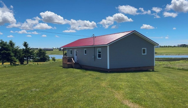 Water Front Cottage- 10 Min Walk To Barachois Beach, Minutes to North Rustico