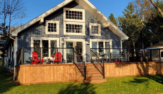 Water Front Cottage in Stanley Bridge- Just Minutes To Cavendish Beach
