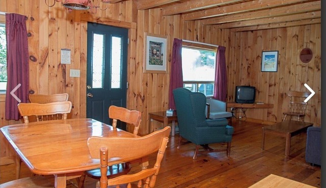 Water view 3-bedroom, 2-storey cottage with private Deck!