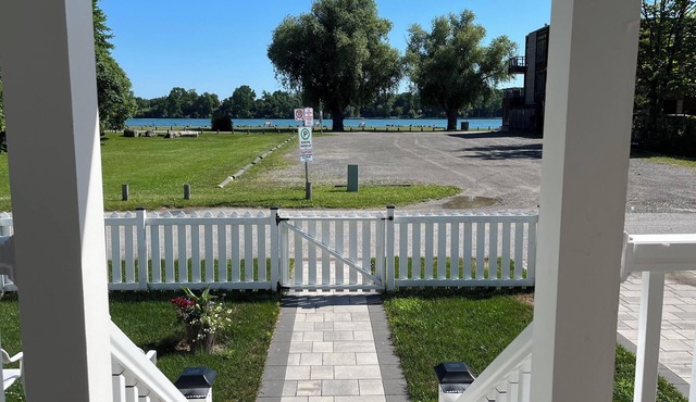 Water view - Perfect location - Modern cottage in Niagara region