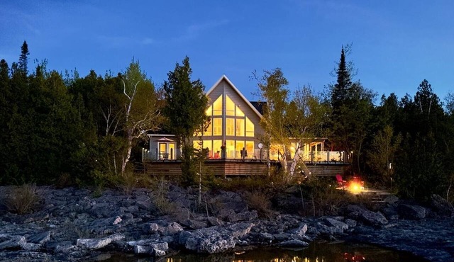 Waterfront | 22' Windows | Starlink | Kayaks