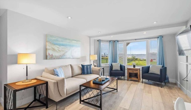 Waterfront Posh King Studio Suite Downtown Ch'town