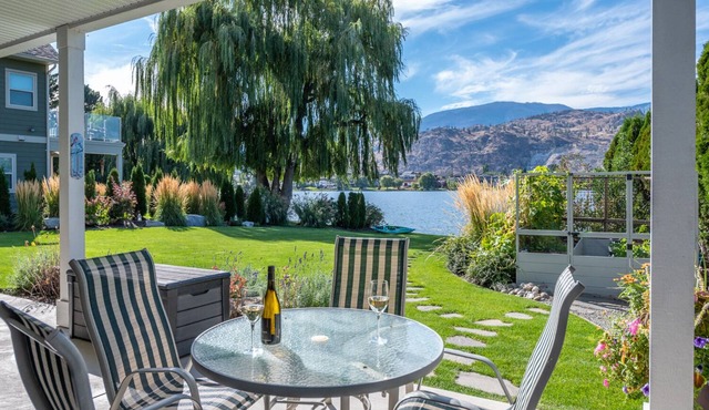 Waterfront self-contained 1 Bedroom Suite - Sleeps 2