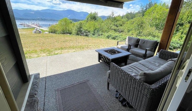 WATERFRONT townhouse at The Maples on beautiful Sproat Lake