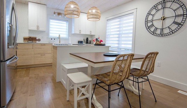WaveCrest Cottage -KINGSVILLE - Premium Comfort