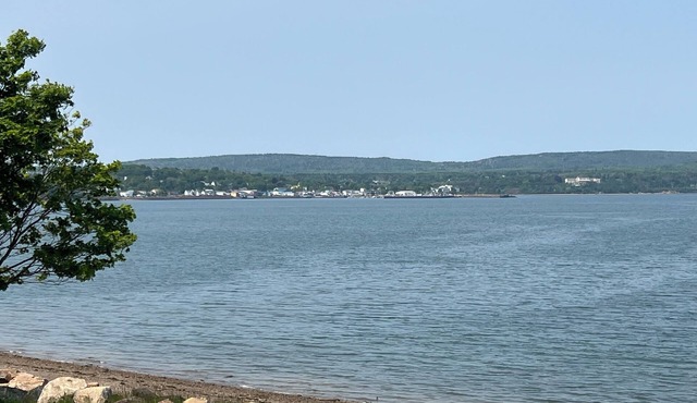 Welcome to our seaside haven.nLarge self sufficent cottage on the shore.