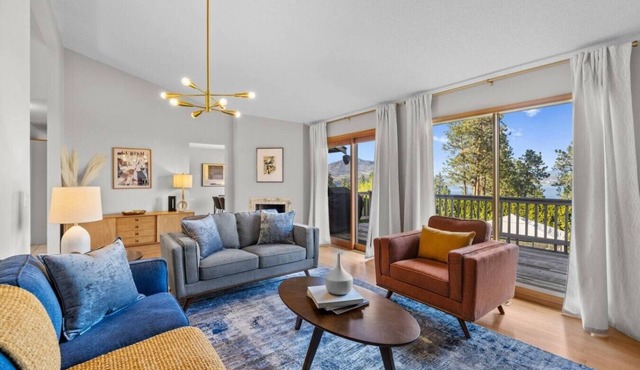 West Kelowna Home: Hot Tub, Sauna, Views