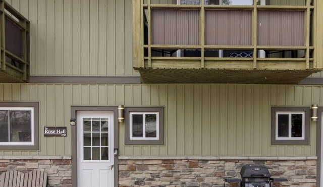 Westlake Cottages The Rosehall PEC Waterfront Stay