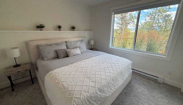 Westview Way Retreat New & Modern 2BR Suite | 3BED