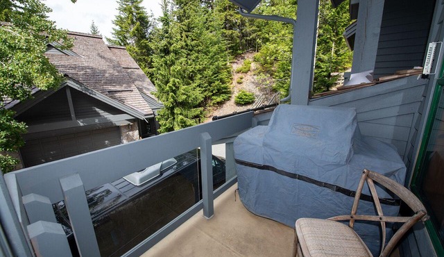 Whistler Ski In-SkiOut Townhome