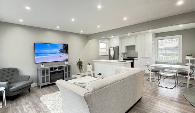 White House Suite - Sleeps 4