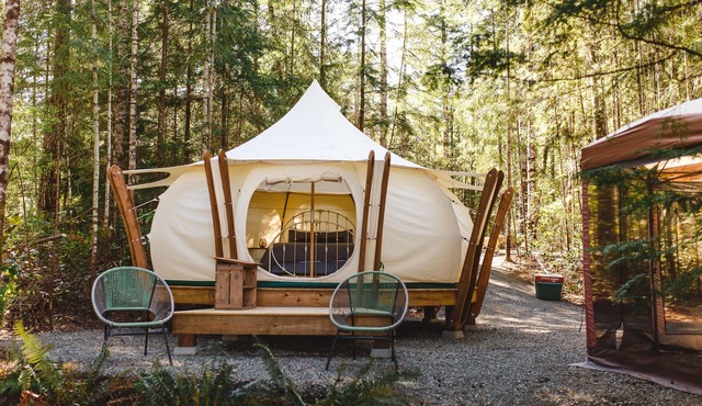 White Pine Lake Front Farm Glamping & Sauna Experience