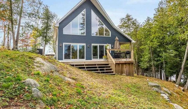 Whitestone Vista - Three Bedroom Cottage, Sleeps 8