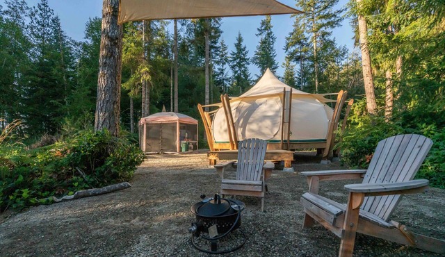 Wild Rose Lake Front Glamping and Sauna - Dog friendly Site!