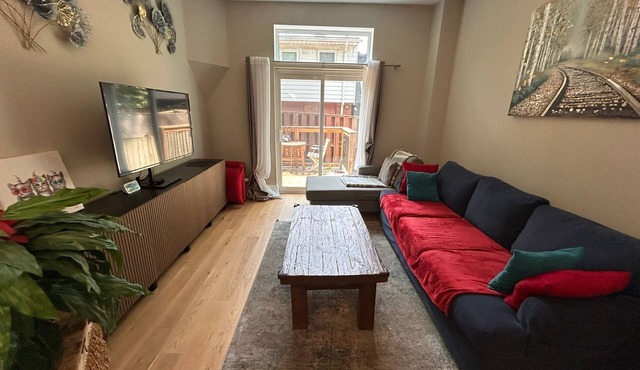 World Cup Toronto Stay | Stylish 2BR in Roncesvalles/Easy Transit BMO/Yard/BBQ